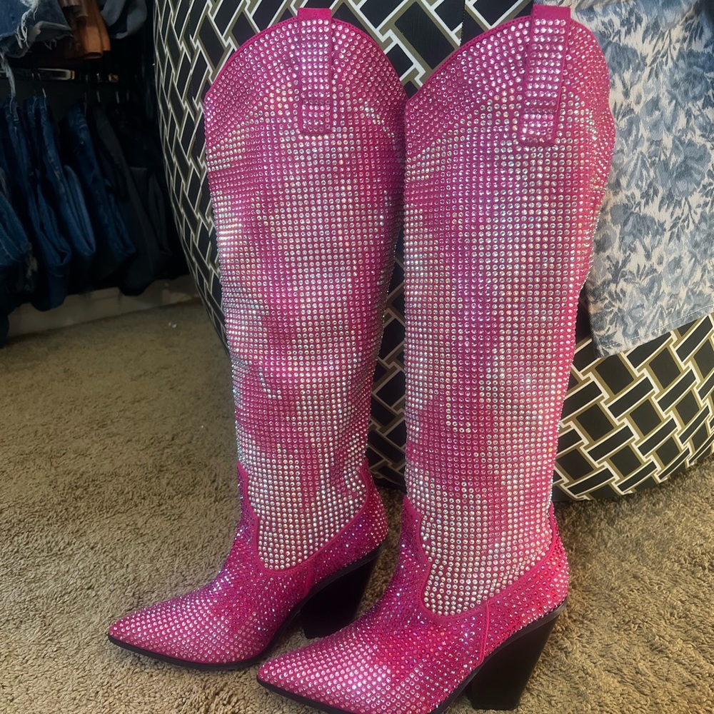 Cape Robbin Fuchsia Rhinestone Heeled Boots size (size 7.5, fit like 8.5/9)